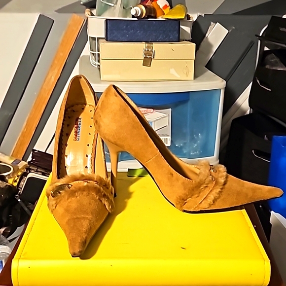 New Suede w/Fur Designer Shoes by Dangerous, Sz 8, Tan, Pointy Toe, 3" Heel - Picture 7 of 11